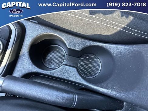 Used 2025 Hyundai Venue SEL FWD image 32