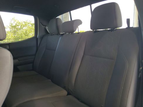 Used 2019 Toyota Tacoma TRD Off-Road RWD image 8