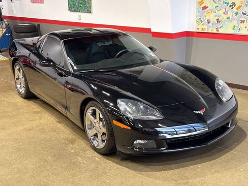 Used 2008 Chevrolet Corvette Coupe w/ Preferred Equipment Group RWD image 38