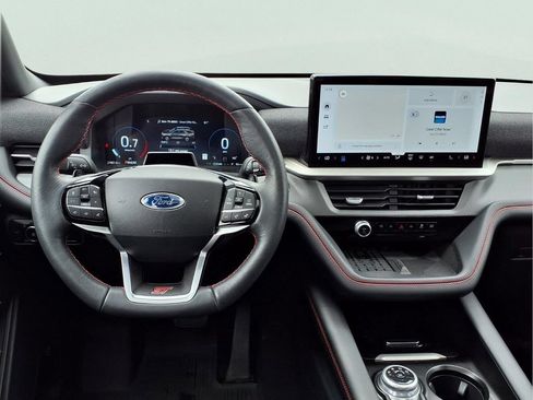 Used 2025 Ford Explorer ST AWD/4WD image 4