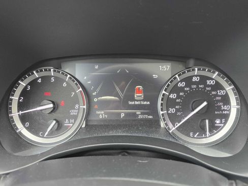 Used 2022 Toyota Highlander XLE AWD/4WD image 30