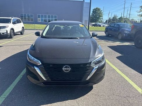 Used 2025 Nissan Sentra SV FWD image 2