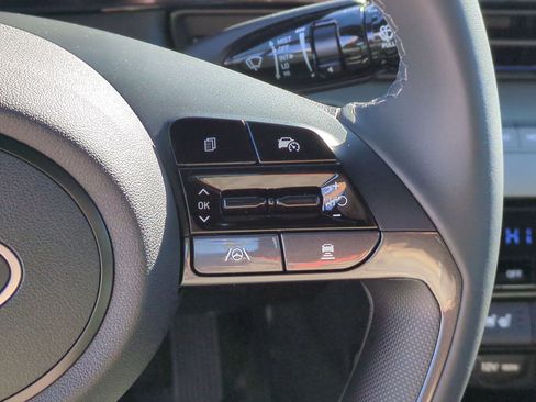 Certified 2025 Hyundai Elantra Limited image 20