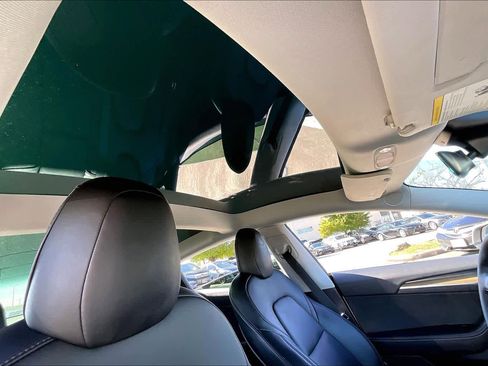 Used 2021 Tesla Model 3 Long Range image 12