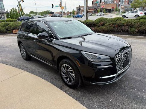 Used 2025 Lincoln Corsair AWD image 3