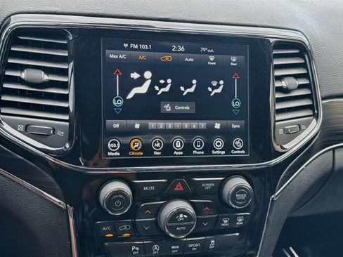 Used 2019 Jeep Grand Cherokee Limited AWD/4WD image 23