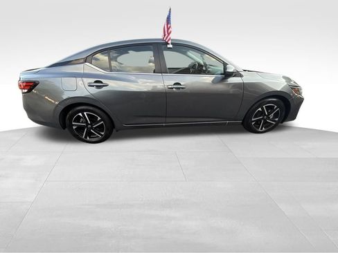 Used 2025 Nissan Sentra SV FWD image 8