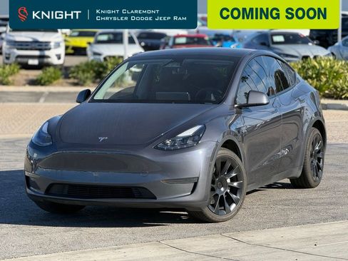 Used 2023 Tesla Model Y Long Range image 1