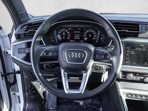Used 2025 Audi Q3 2.0T Premium image 12