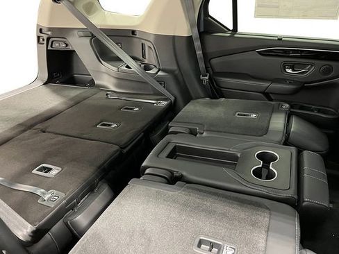 New 2025 Honda Pilot Touring image 39