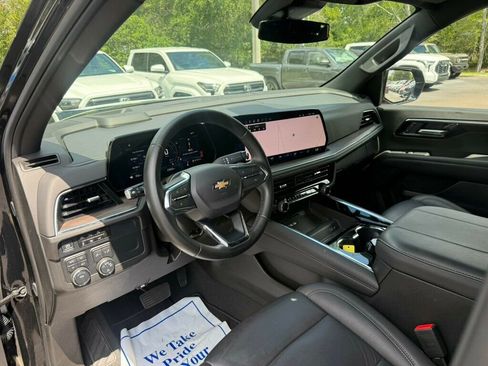 Used 2025 Chevrolet Tahoe LT AWD/4WD image 3