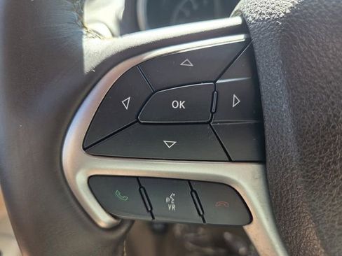 Used 2018 Jeep Grand Cherokee Overland RWD image 31