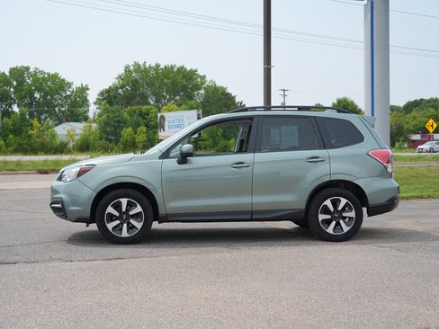 Used 2018 Subaru Forester 2.5i Premium w/ All-Weather Package AWD/4WD image 7
