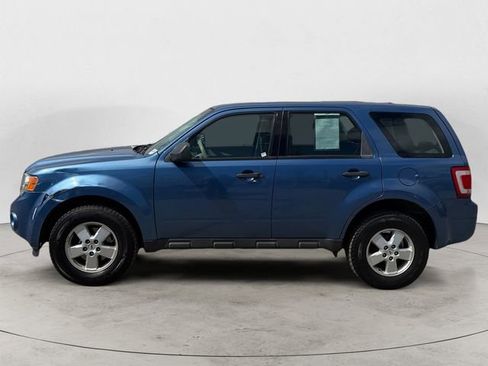 Used 2009 Ford Escape XLS AWD/4WD image 2