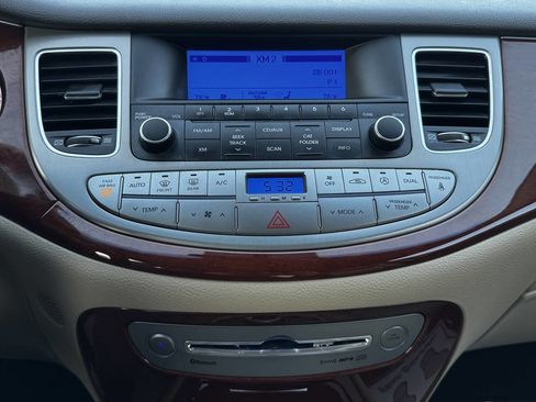 Used 2012 Hyundai Genesis 3.8 image 12