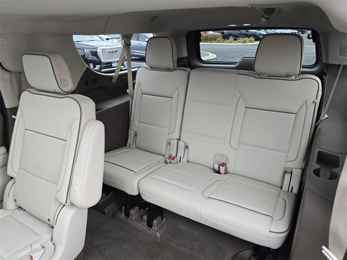 Used 2021 GMC Yukon XL Denali w/ Denali Premium Package image 28