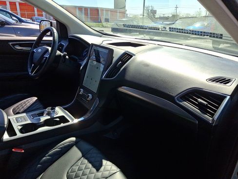 Used 2024 Ford Edge Titanium AWD/4WD image 11