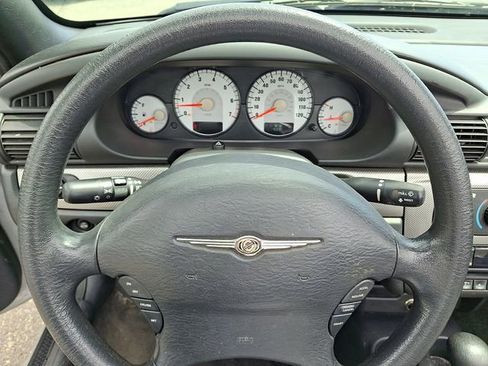 Used 2005 Chrysler Sebring GTC FWD image 4