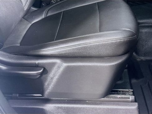 Used 2021 GMC Sierra 1500 4x4 Crew Cab w/ Sierra Value Package image 23