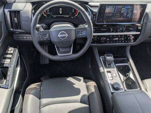 New 2026 Nissan Pathfinder SL image 7
