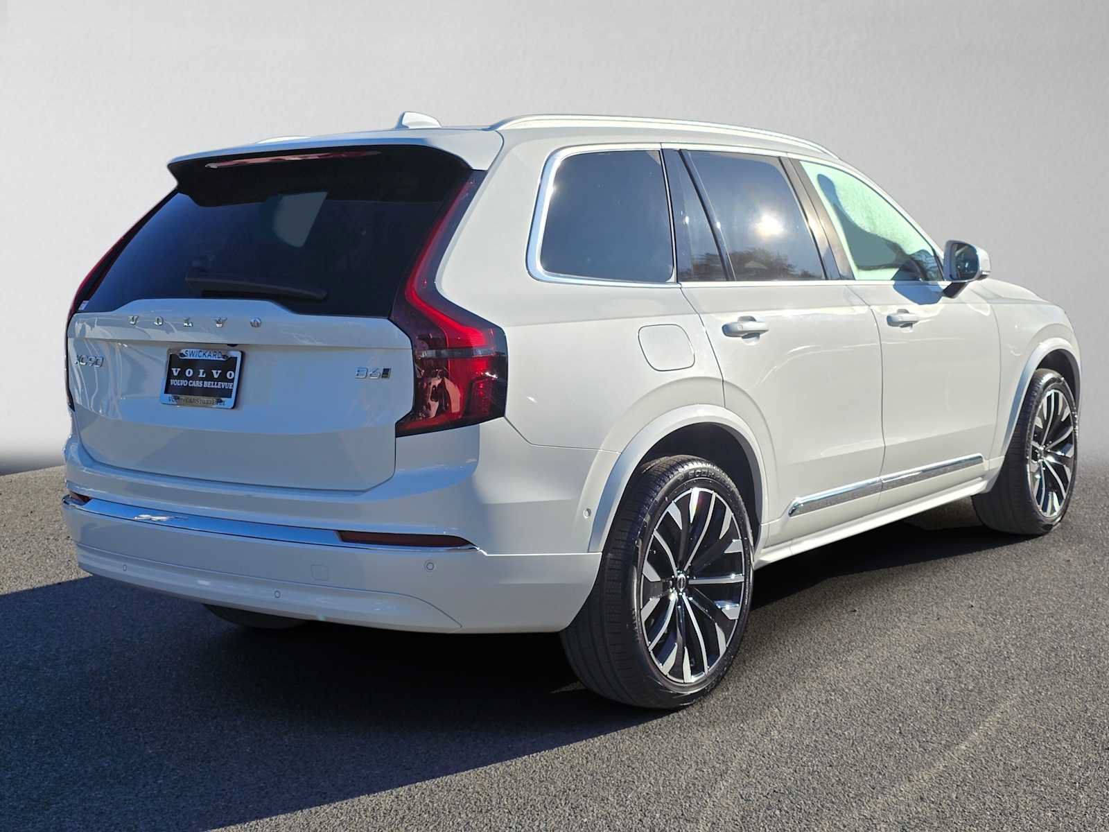Used 2026 Volvo XC90 B6 Plus w/ Protection Package AWD/4WD image 3