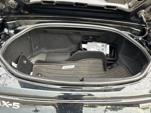 Used 2021 MAZDA MX-5 Miata RF Grand Touring RWD image 27