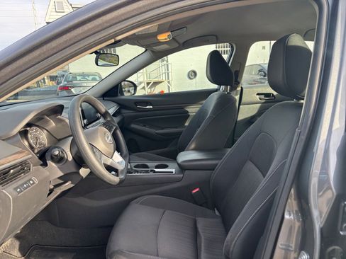 Used 2025 Nissan Altima 2.5 SV image 24