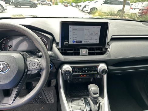 Used 2025 Toyota RAV4 XLE FWD image 21