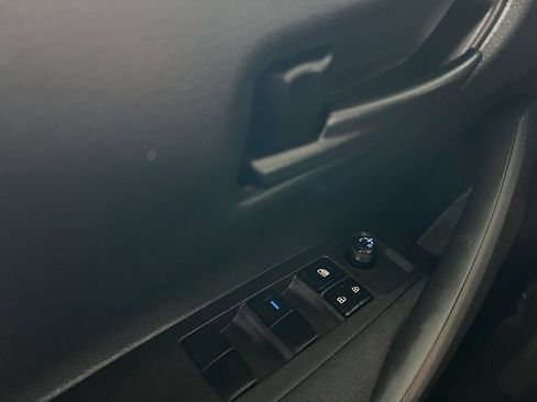 Used 2022 Toyota Corolla LE image 16