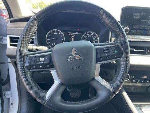 Used 2024 Mitsubishi Outlander SE image 13