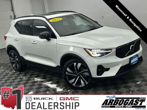 Used 2023 Volvo XC40 B5 Plus w/ Climate Package image 1