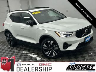 Used 2023 Volvo XC40 B5 Plus w/ Climate Package video 1