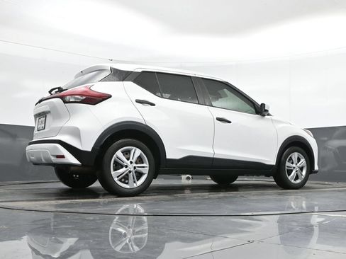 Used 2021 Nissan Kicks S FWD image 40