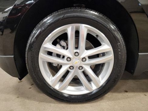 Used 2018 Chevrolet Equinox Premier AWD/4WD image 11