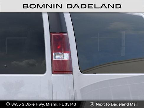 New 2026 Chevrolet Express 3500 LT w/ LT Preferred Equipment Group RWD image 11
