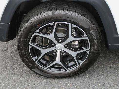 Used 2024 Jeep Compass Limited image 11