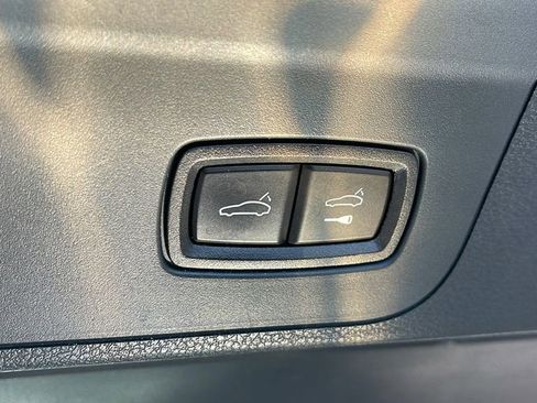 Used 2022 Porsche Panamera Platinum Edition image 32