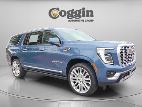 New 2026 GMC Yukon XL Denali w/ Denali Reserve Package AWD/4WD image 7