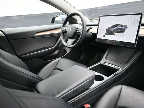 Used 2023 Tesla Model 3 Standard Range RWD image 17