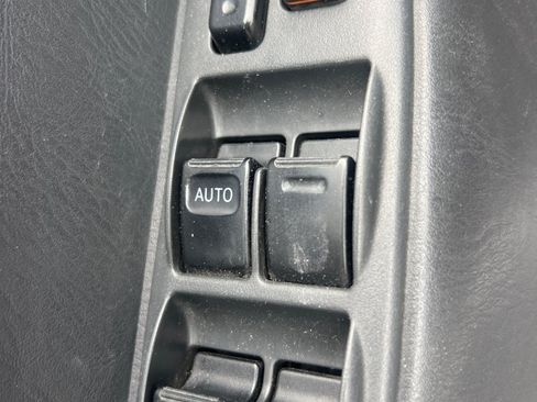 Used 2004 Toyota RAV4 4WD image 25