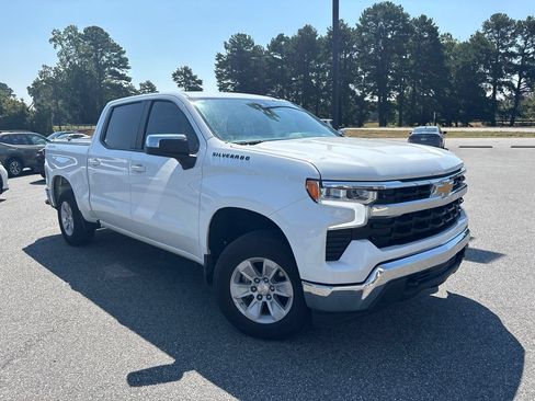 Used 2024 Chevrolet Silverado 1500 LT AWD/4WD image 11