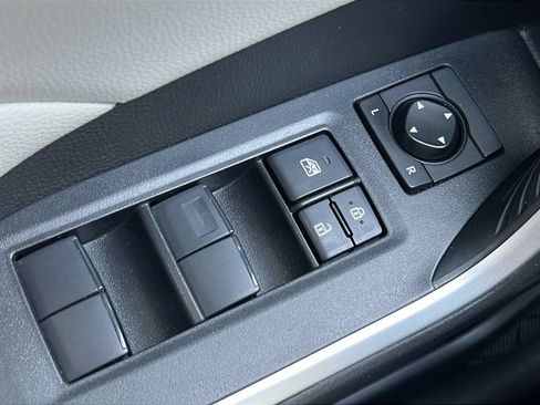 Used 2020 Toyota RAV4 XLE w/ Convenience Package AWD/4WD image 21