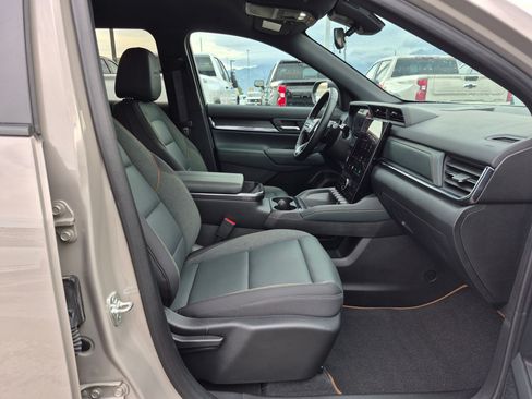Used 2026 GMC Terrain AT4 AWD/4WD image 29