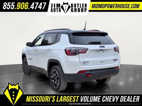 Used 2025 Jeep Compass Trailhawk AWD/4WD image 6
