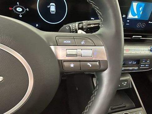 Certified 2025 Hyundai Kona Limited AWD/4WD image 17