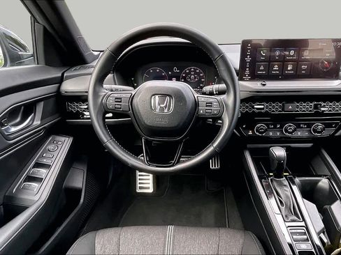 Used 2025 Honda Accord Sport image 5
