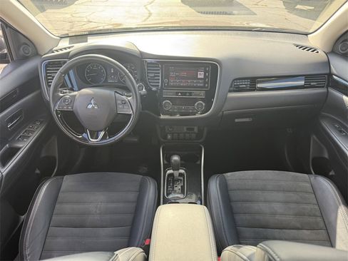 Used 2019 Mitsubishi Outlander SE image 27