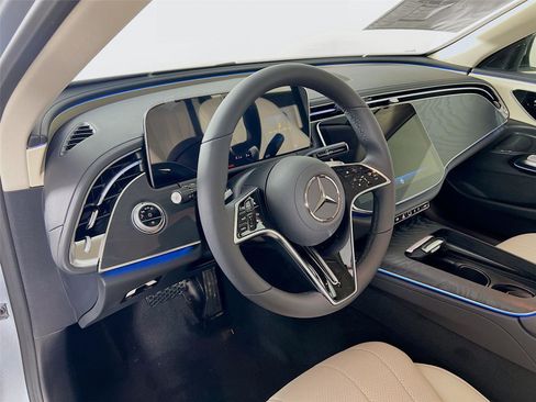 New 2026 Mercedes-Benz E 450 4MATIC Sedan image 10