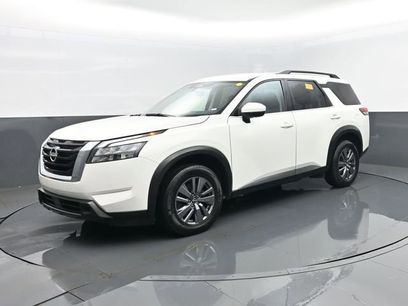 Used 2025 Nissan Pathfinder SV