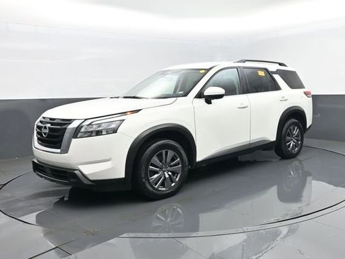 Used 2025 Nissan Pathfinder SV AWD/4WD image 1